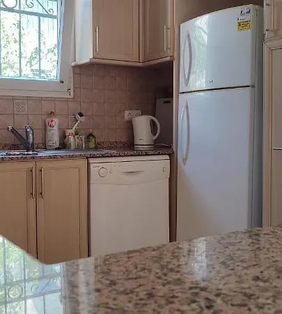 Ilk Oezge 3 Yatak Odali Villa * Kusadası